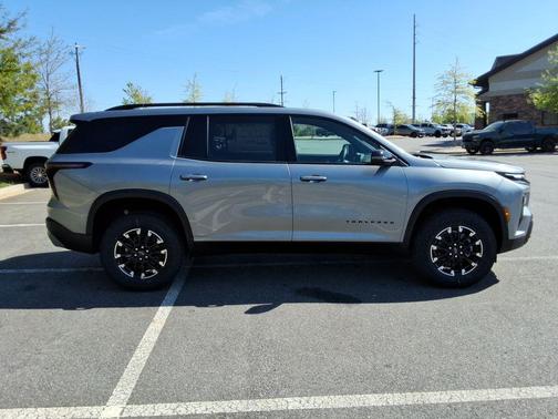 Sterling Gray Metallic 2026 Chevrolet Traverse Z71
