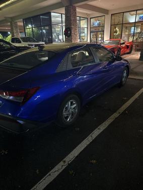 2025 Hyundai ELANTRA SE