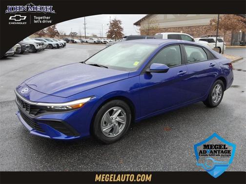 2025 Hyundai ELANTRA SE