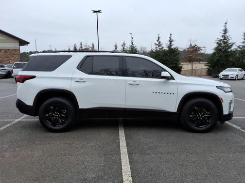 2022 Chevrolet Traverse LT