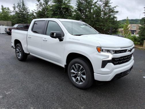 Summit White 2026 Chevrolet Silverado 1500 RST