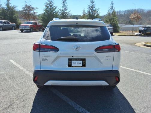 2025 Toyota Corolla Cross XLE