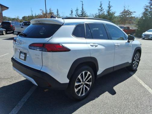 2025 Toyota Corolla Cross XLE