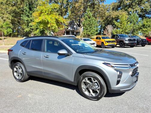 2025 Chevrolet Trax LT