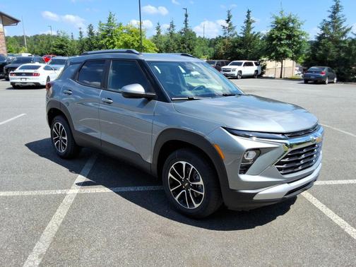 Sterling Gray Metallic 2026 Chevrolet Trailblazer LT
