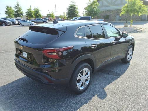 Mosaic Black Metallic 2026 Chevrolet Trax LS