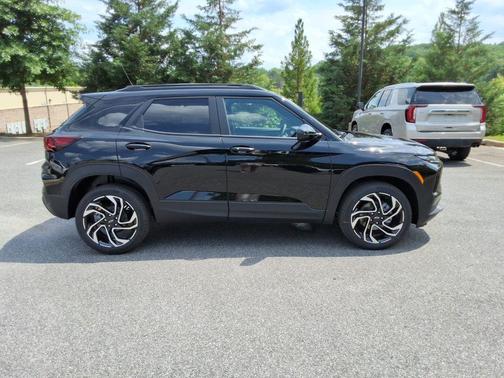 Mosaic Black Metallic 2026 Chevrolet Trailblazer RS