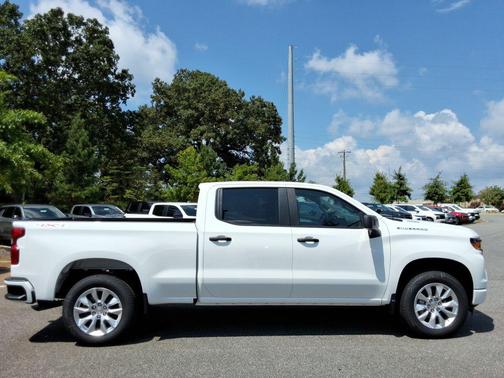 Summit White 2026 Chevrolet Silverado 1500 Custom