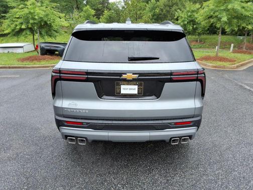 Sterling Gray Metallic 2026 Chevrolet Traverse LT