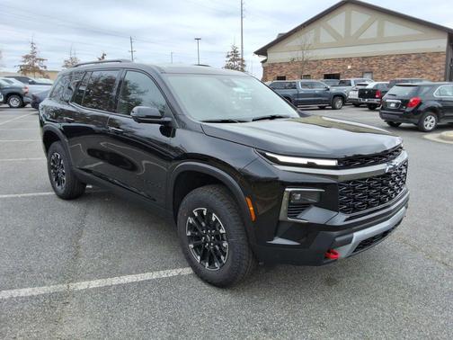 Mosaic Black Metallic 2026 Chevrolet Traverse Z71