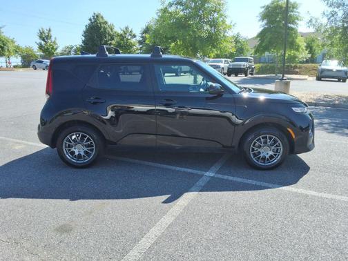 Cherry Black 2022 Kia Soul LX