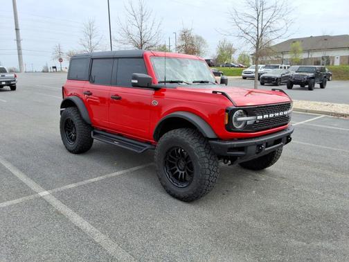 Race Red 2024 Ford Bronco Wildtrak