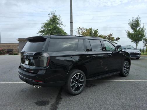 2025 Chevrolet Suburban RST