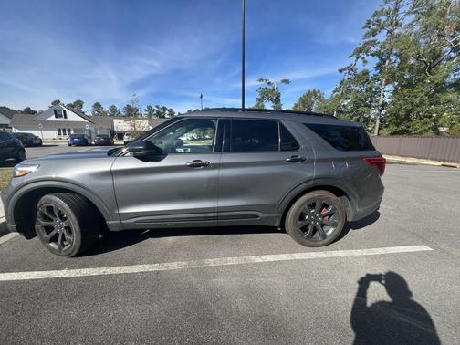 2022 Ford Explorer ST