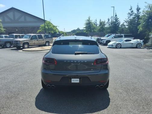2018 Porsche Macan Base