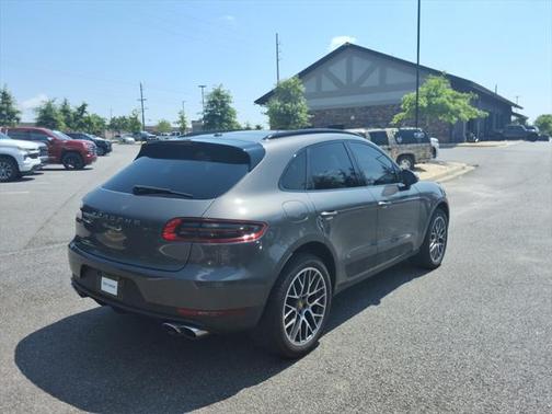 2018 Porsche Macan Base
