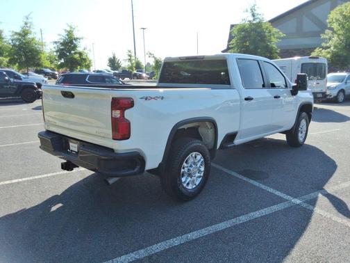Summit White 2022 Chevrolet Silverado 2500 Custom