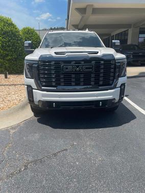 White Frost Tricoat 2024 GMC Sierra 2500 Denali Ultimate