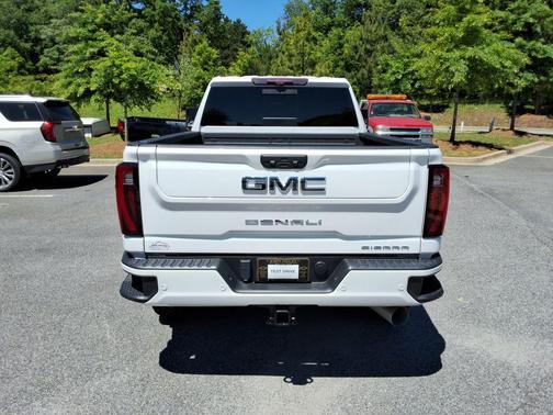 White Frost Tricoat 2024 GMC Sierra 2500 Denali Ultimate