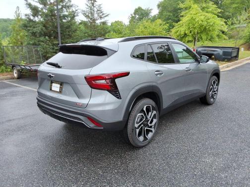 Sterling Gray Metallic 2026 Chevrolet Trax 2RS