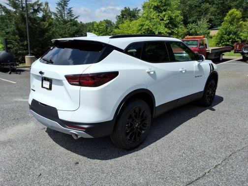Summit White 2026 Chevrolet Blazer 2LT