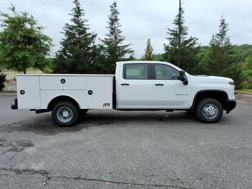 Summit White 2026 Chevrolet Silverado 3500 WT