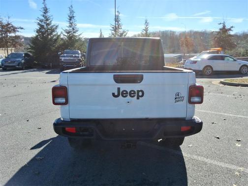 2021 Jeep Gladiator Willys
