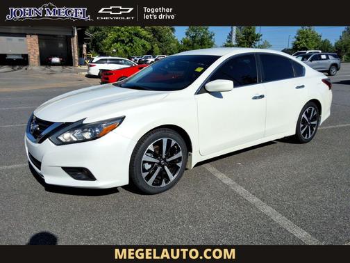 Pearl White 2018 Nissan Altima 2.5 SR