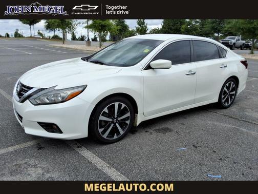 Pearl White 2018 Nissan Altima 2.5 SR