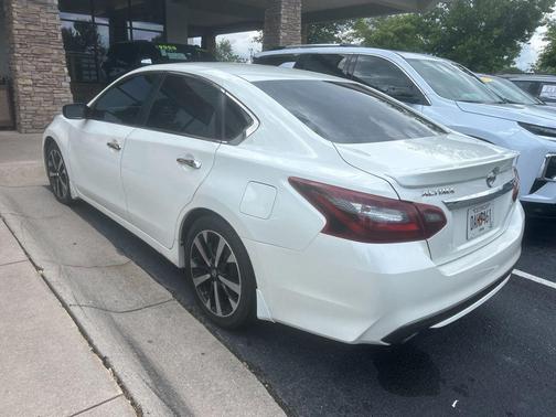 Pearl White 2018 Nissan Altima 2.5 SR