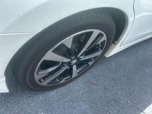 Pearl White 2018 Nissan Altima 2.5 SR