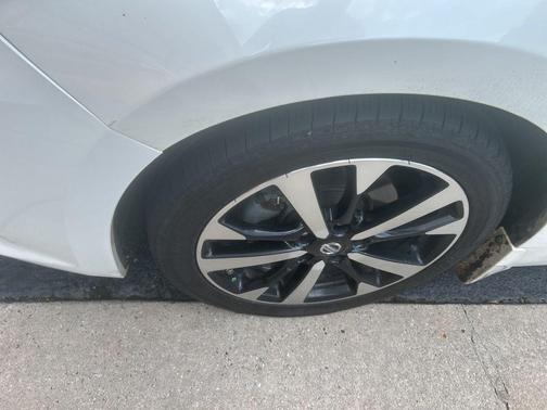 Pearl White 2018 Nissan Altima 2.5 SR
