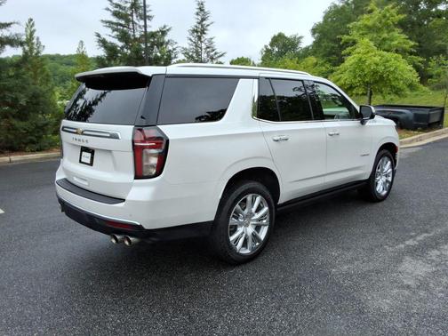 Iridescent Pearl Tricoat 2022 Chevrolet Tahoe High Country
