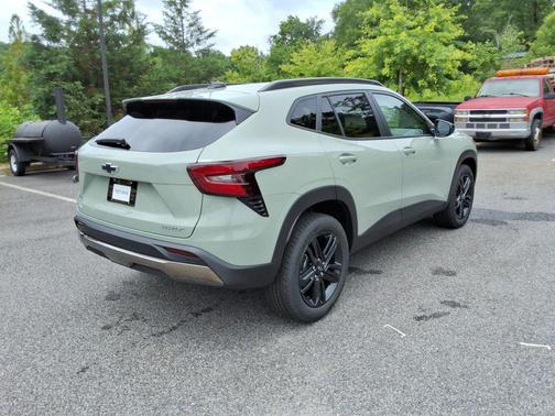 Cacti Green 2026 Chevrolet Trax FWD ACTIV