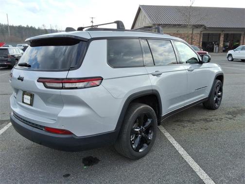 2022 Jeep Grand Cherokee L Altitude