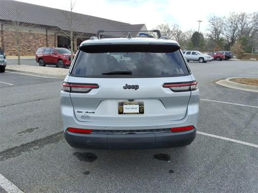 2022 Jeep Grand Cherokee L Altitude