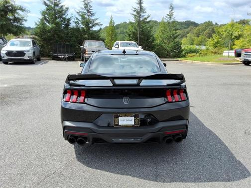 2024 Ford Mustang Dark Horse