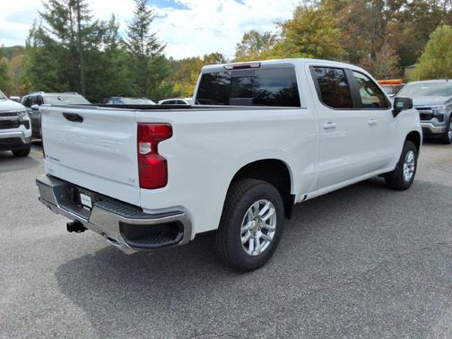 Summit White 2026 Chevrolet Silverado 1500 LT
