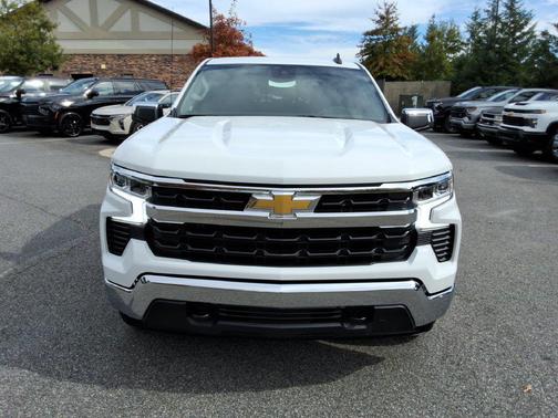 Summit White 2026 Chevrolet Silverado 1500 LT