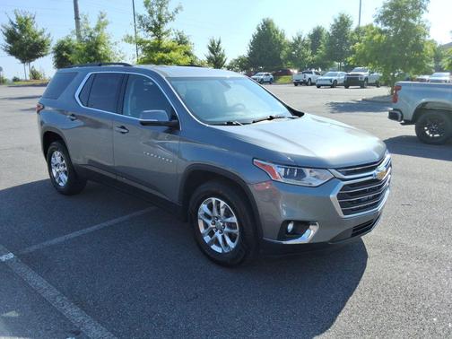 Satin Steel Metallic 2020 Chevrolet Traverse LT Cloth