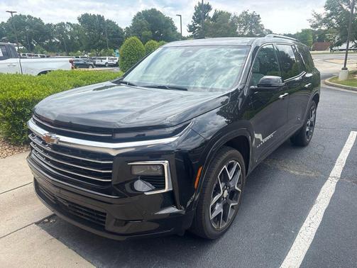 Mosaic Black Metallic 2026 Chevrolet Traverse High Country