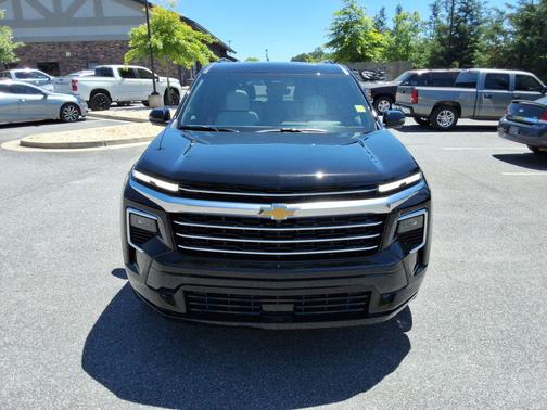 Mosaic Black Metallic 2026 Chevrolet Traverse High Country