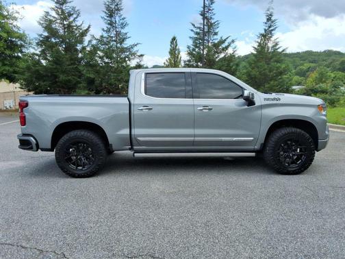 Sterling Gray Metallic 2025 Chevrolet Silverado 1500 High Country