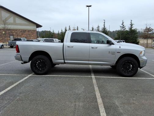 2019 RAM 1500 SLT