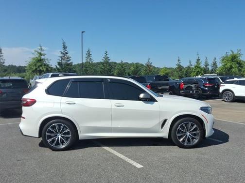 2020 BMW X5 M50i