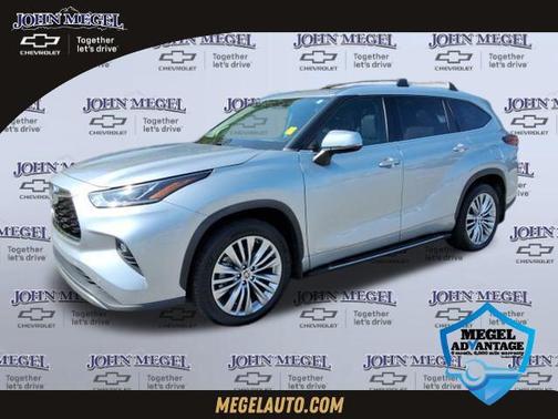 2022 Toyota Highlander Hybrid Platinum