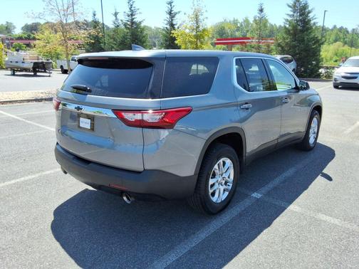 Satin Steel Metallic 2019 Chevrolet Traverse LS
