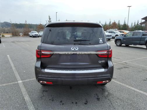 2022 INFINITI QX80 Premium Select