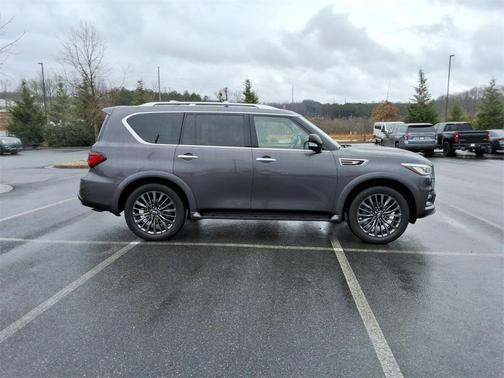 2022 INFINITI QX80 Premium Select