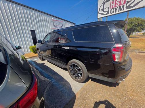 Black 2022 Chevrolet Suburban RST